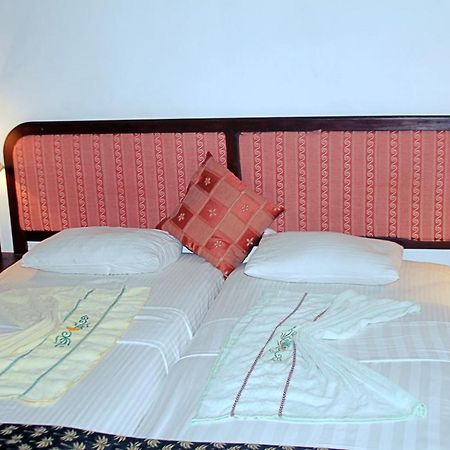 Hotel Araliya Villa Балапития Экстерьер фото