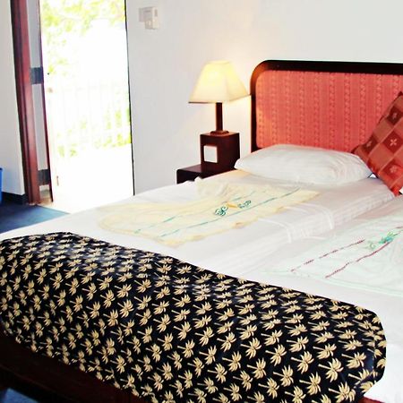 Hotel Araliya Villa Балапития Экстерьер фото